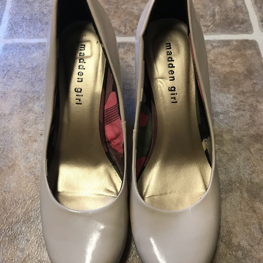 Madden Girl Nude Pumps